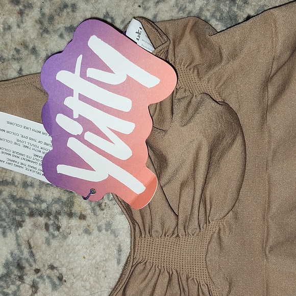 BNWT Fabletics "Yitty" Nearly Naked Shaping Midi Bra - Picture 5 of 7